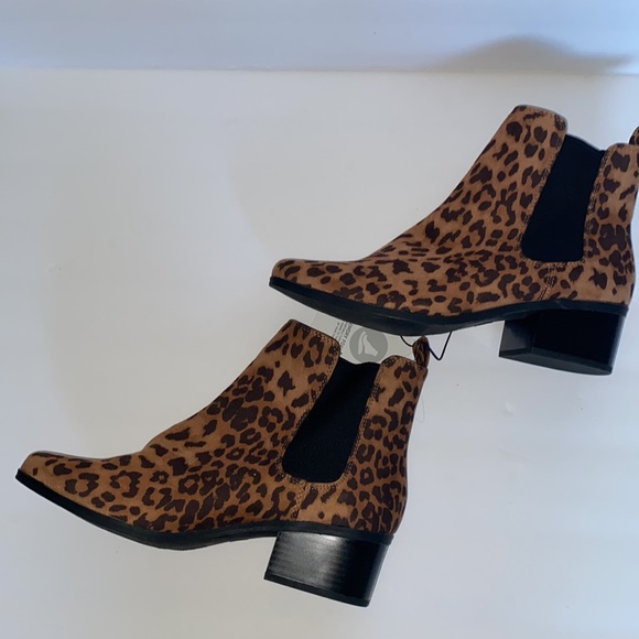 New With Tagns Animal Print Ankle boots size 9.5 - Picture 8 of 14